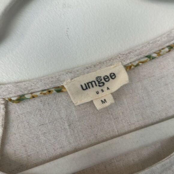 UMGEE Cream  Floral Sleeves Appliqué Top M - Picture 5 of 5